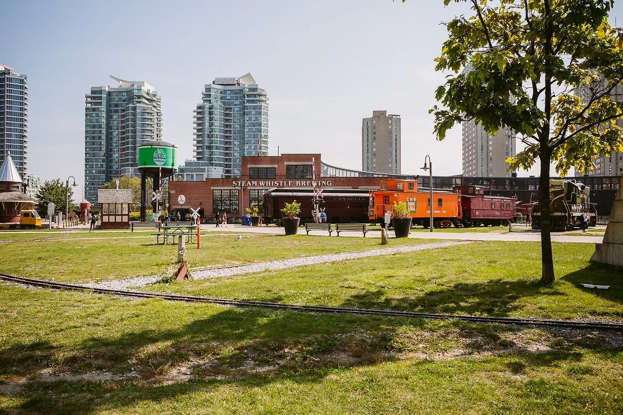 Premium 2-Bedroom With Cn Tower & Lake Views Toronto