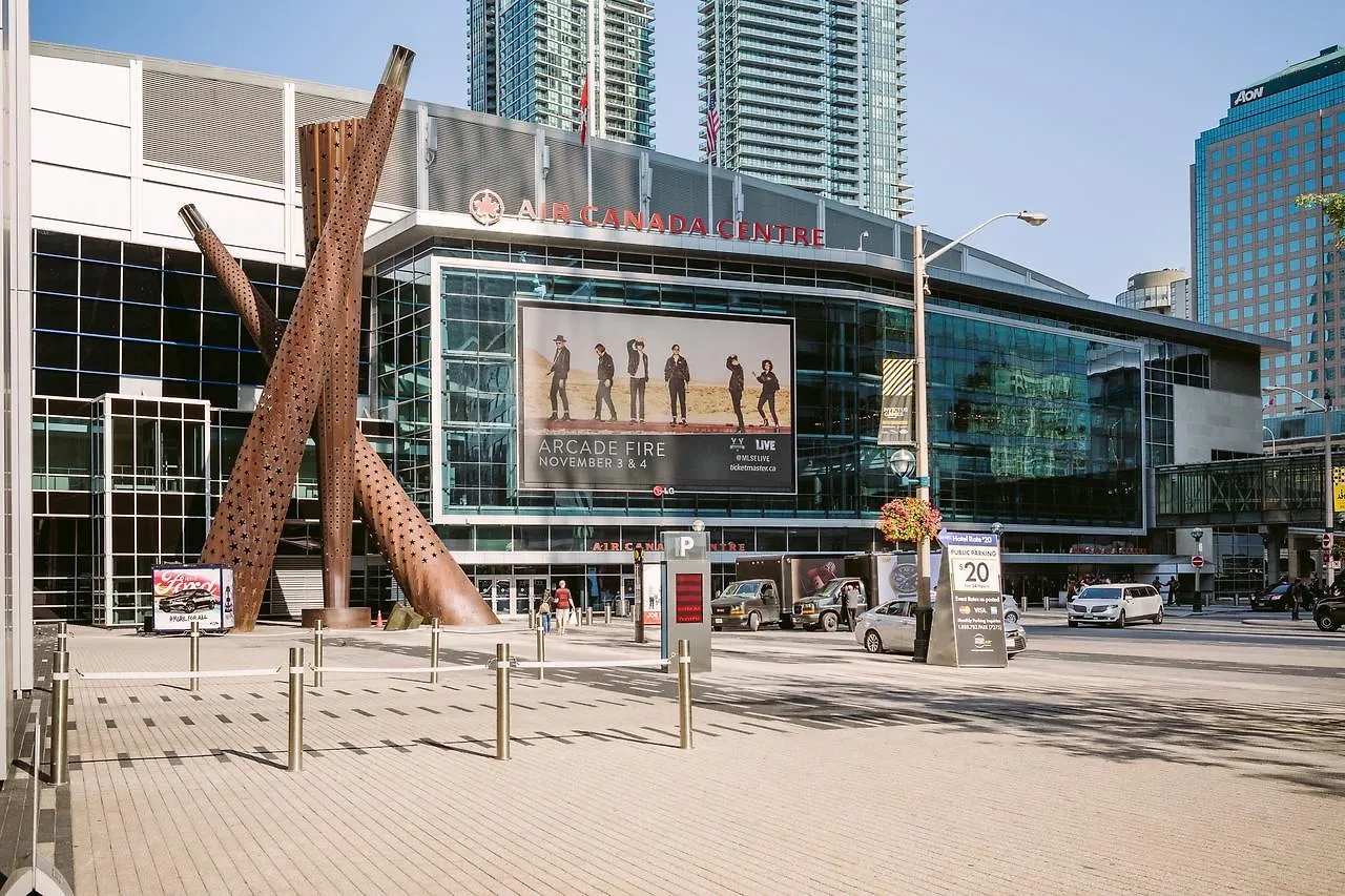Premium 2-Bedroom With Cn Tower & Lake Views Toronto Apartment