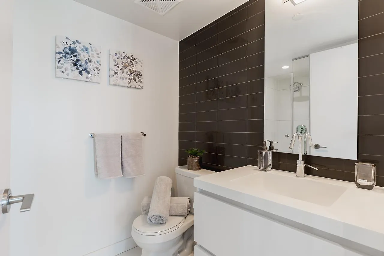 Apartment Premium 2-Bedroom With Cn Tower & Lake Views Toronto