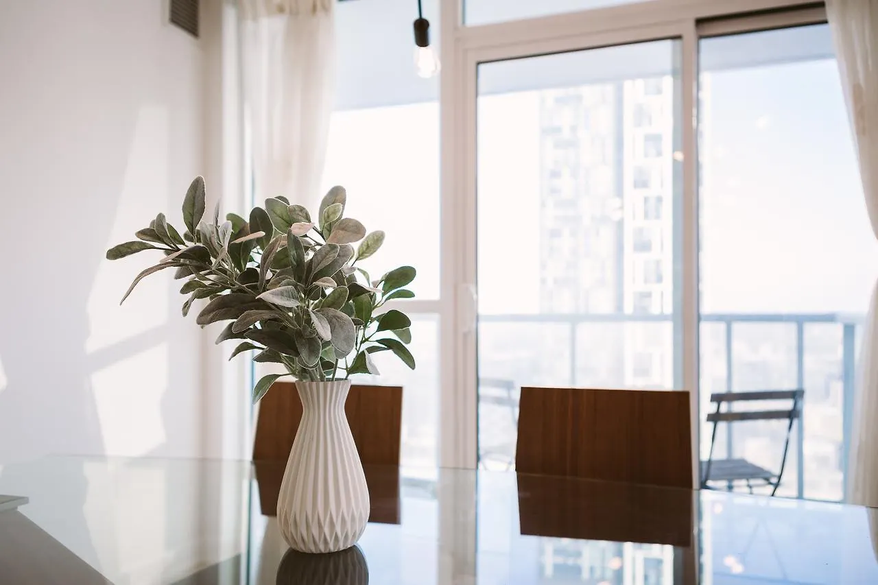 Premium 2-Bedroom With Cn Tower & Lake Views Toronto Canada