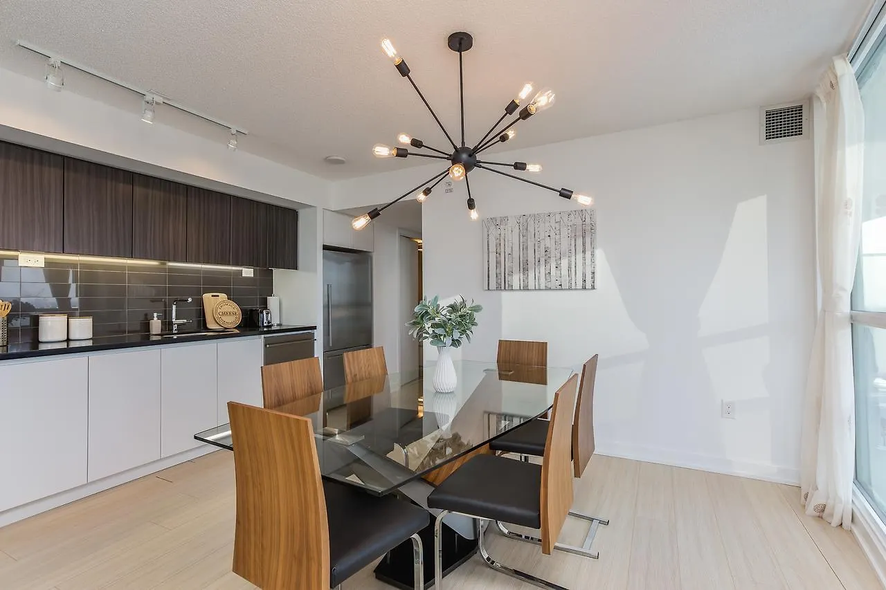 Premium 2-Bedroom With Cn Tower & Lake Views Toronto Apartment