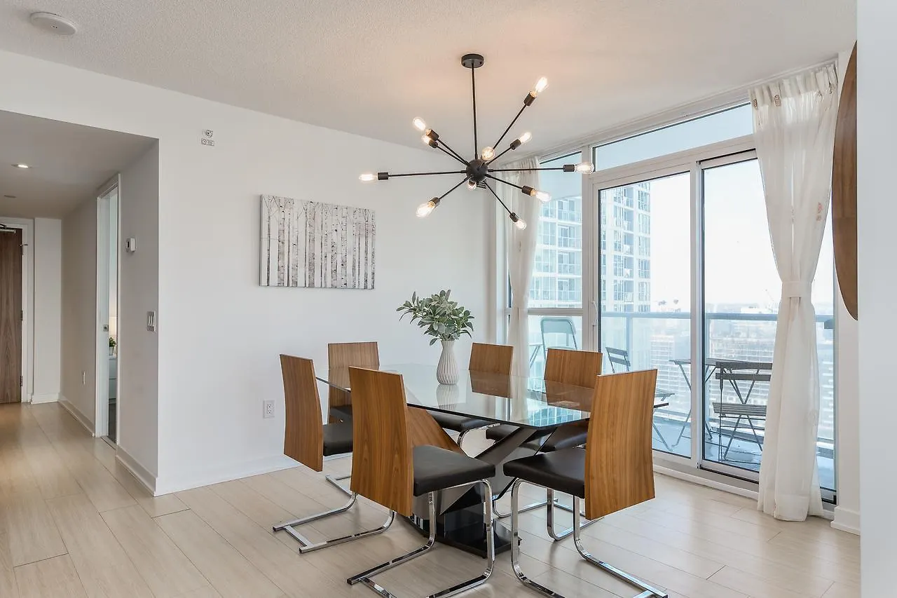 Premium 2-Bedroom With Cn Tower & Lake Views Toronto Apartment